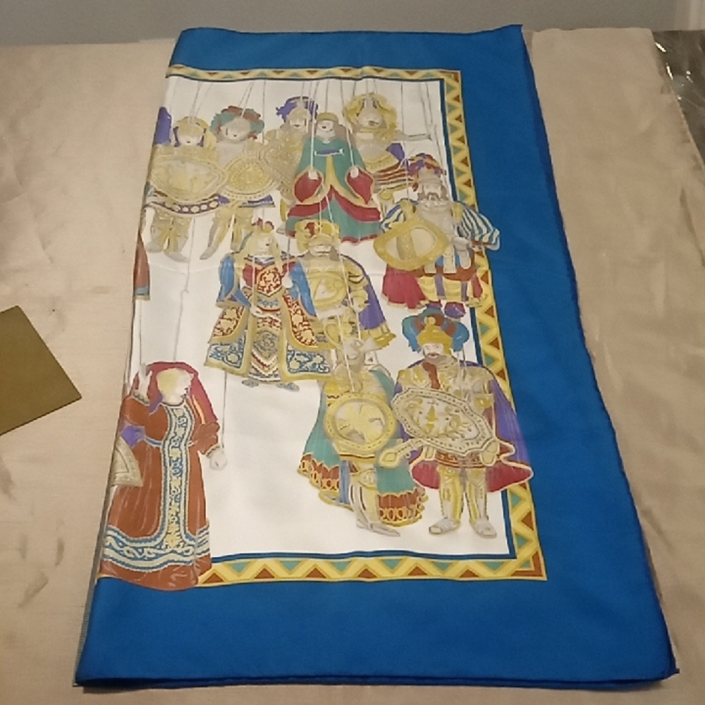 Gucci Vibrant Blue and Gold Artistic Scarf - Picture 2 of 2